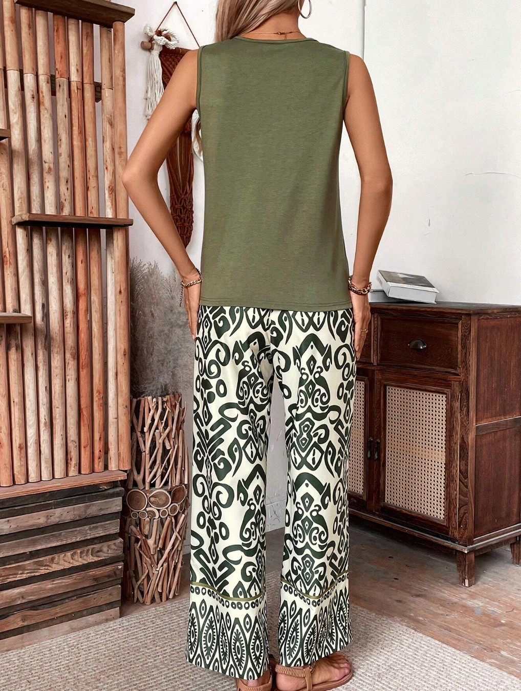 Women's two-piece set with geometric pattern